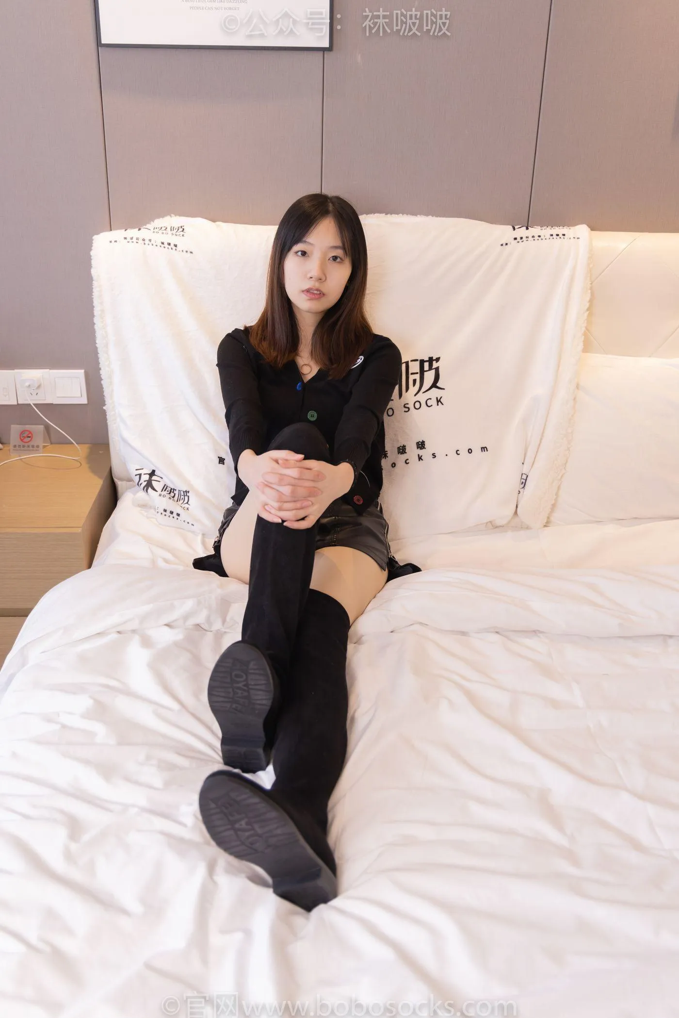 [BoBoSocks袜啵啵]NO.072 小甜豆-两双长靴、厚黑丝、厚肉丝 [144P]插图